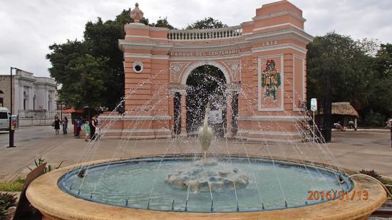 Arco de Bienvenida a Mérida